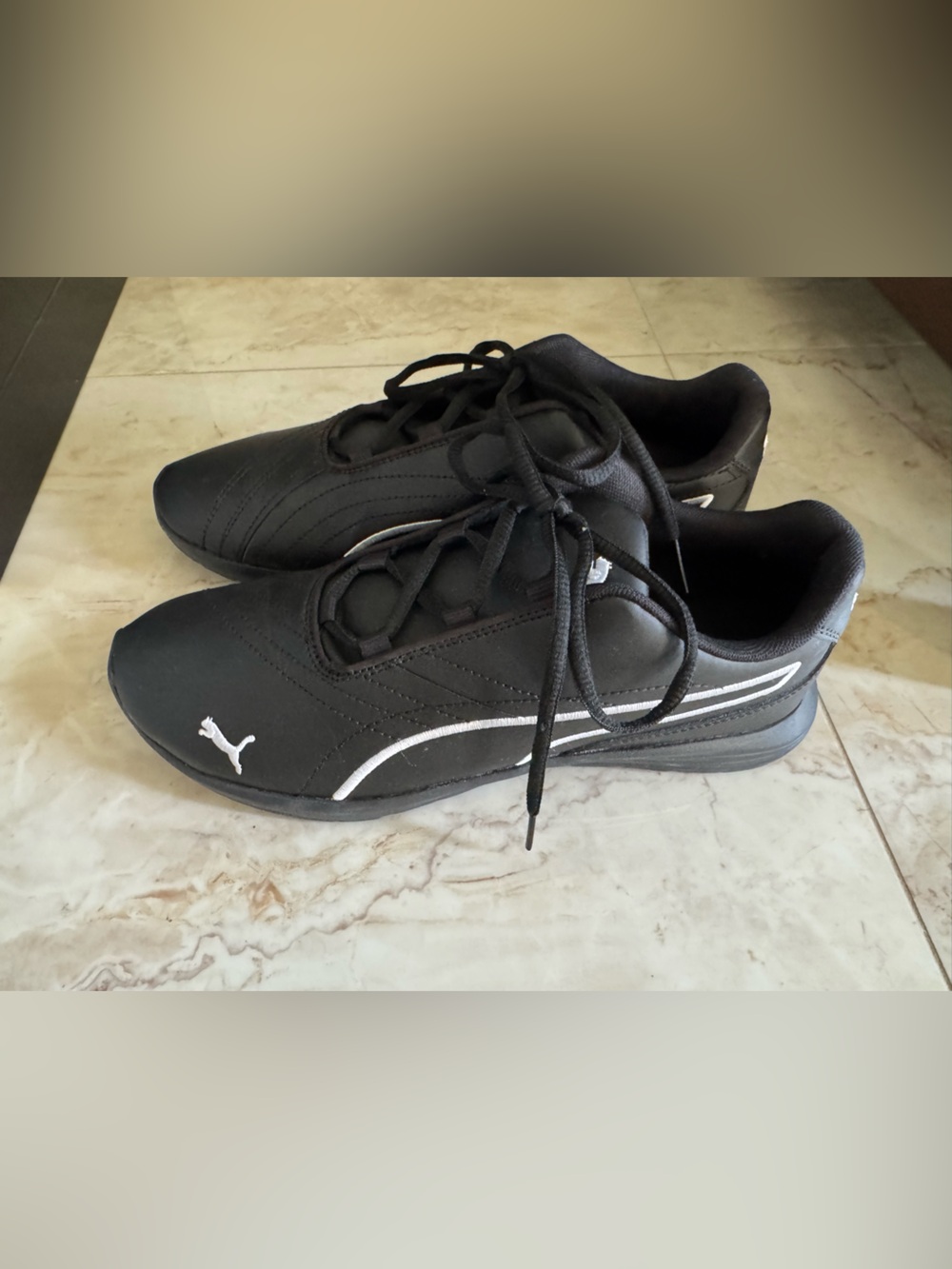 PUMA women’s sz 9.5 Black Lace-Up Athletic Sneakers